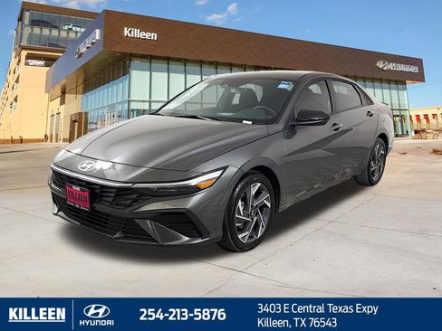 Used 2025 Hyundai Elantra Sport FWD image 4