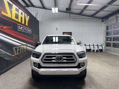 Used 2023 Toyota Tacoma Limited image 30