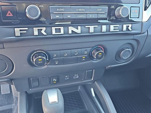 Used 2025 Nissan Frontier SV image 20