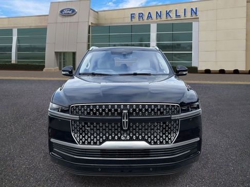 New 2025 Lincoln Navigator L Reserve image 2