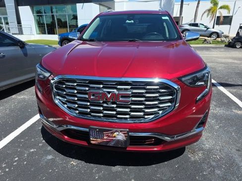 Used 2019 GMC Terrain Denali w/ Advanced Safety Package FWD image 2