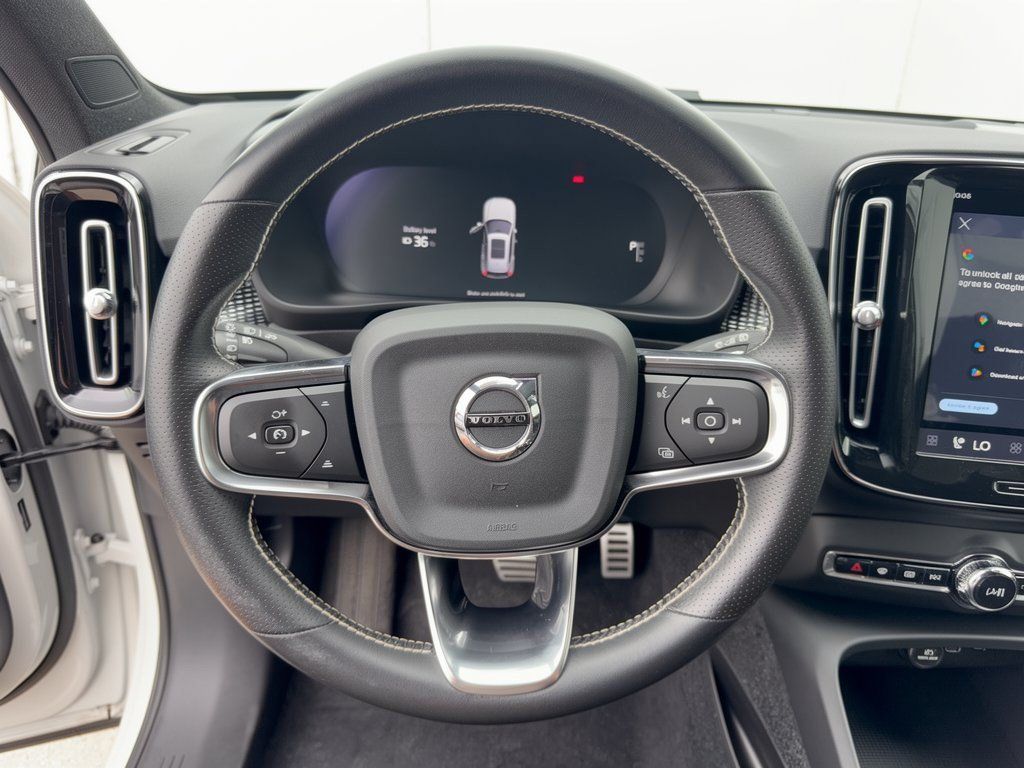 Used 2021 Volvo XC40 P8 Recharge w/ Climate Package AWD/4WD image 10