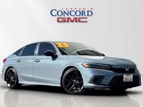 Used 2023 Honda Civic Sport image 2