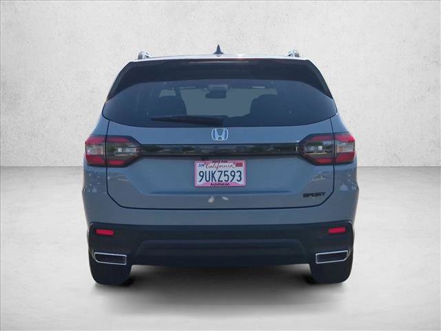 Used 2025 Honda Pilot Sport image 7