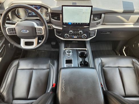Used 2022 Ford Expedition XLT RWD image 24