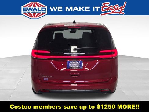 New 2026 Chrysler Pacifica Select FWD image 17