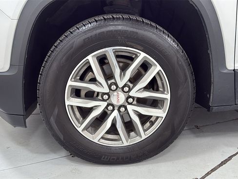 Used 2018 GMC Acadia SLE image 24