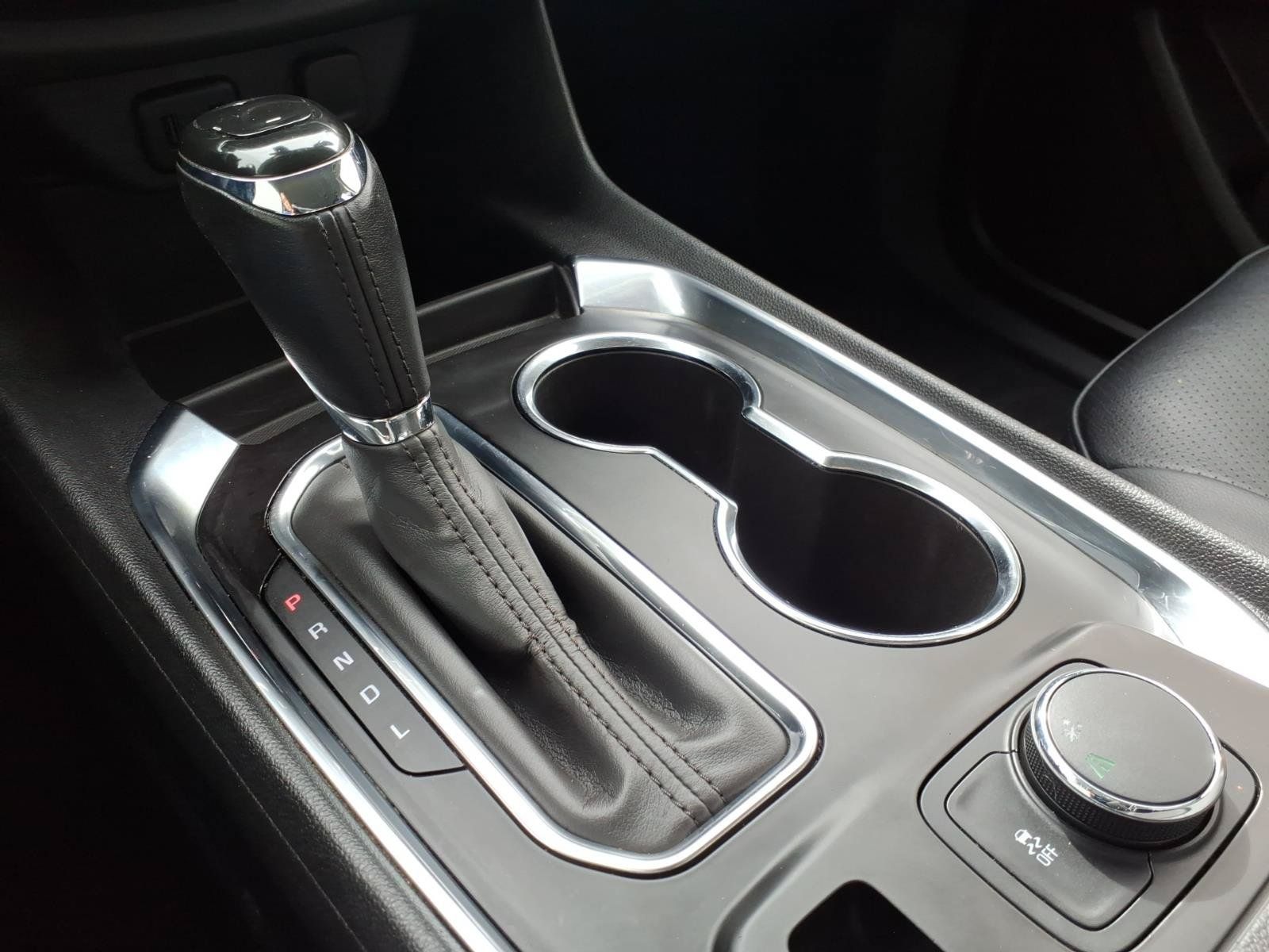 Used 2020 Chevrolet Traverse LT FWD image 25