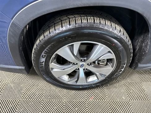 Used 2023 Subaru Ascent Premium w/ Convenience Package image 10