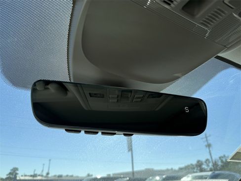 New 2026 Volkswagen Taos SE image 22