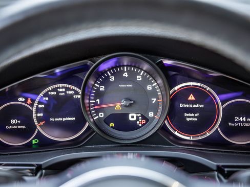 Certified 2023 Porsche Cayenne AWD/4WD image 17