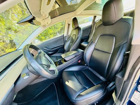 Used 2018 Tesla Model 3 Long Range image 2