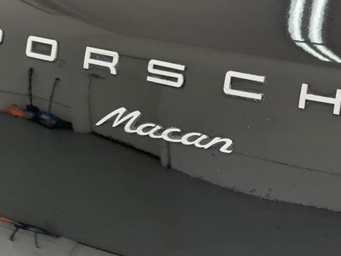 Used 2017 Porsche Macan AWD/4WD image 21