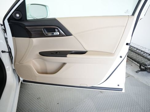 Used 2016 Honda Accord EX-L image 56