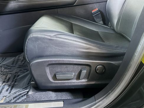 Used 2021 Lexus RX 350L Premium w/ Premium Package image 18