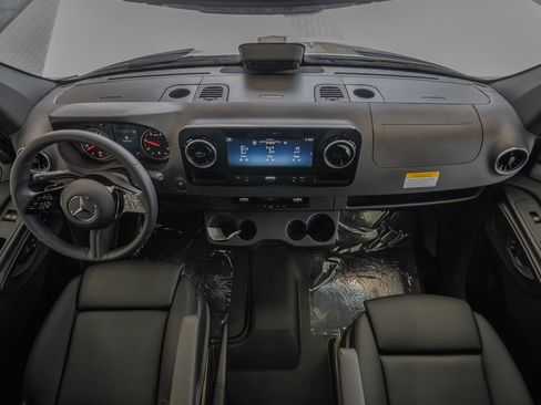 New 2025 Mercedes-Benz Sprinter 2500 image 8