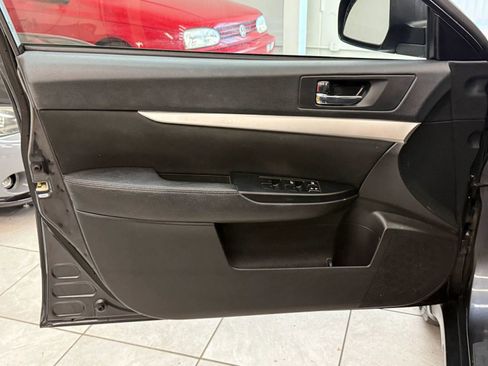 Used 2011 Subaru Outback 2.5i Premium AWD/4WD image 16