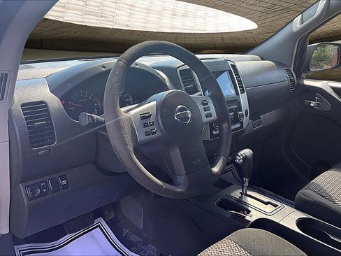 Used 2019 Nissan Frontier SV image 13