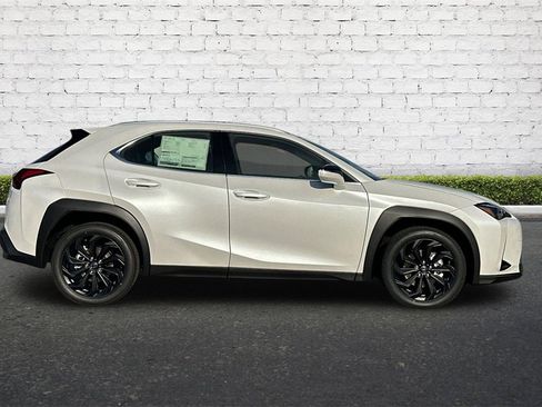 New 2025 Lexus UX 300h 300h image 3