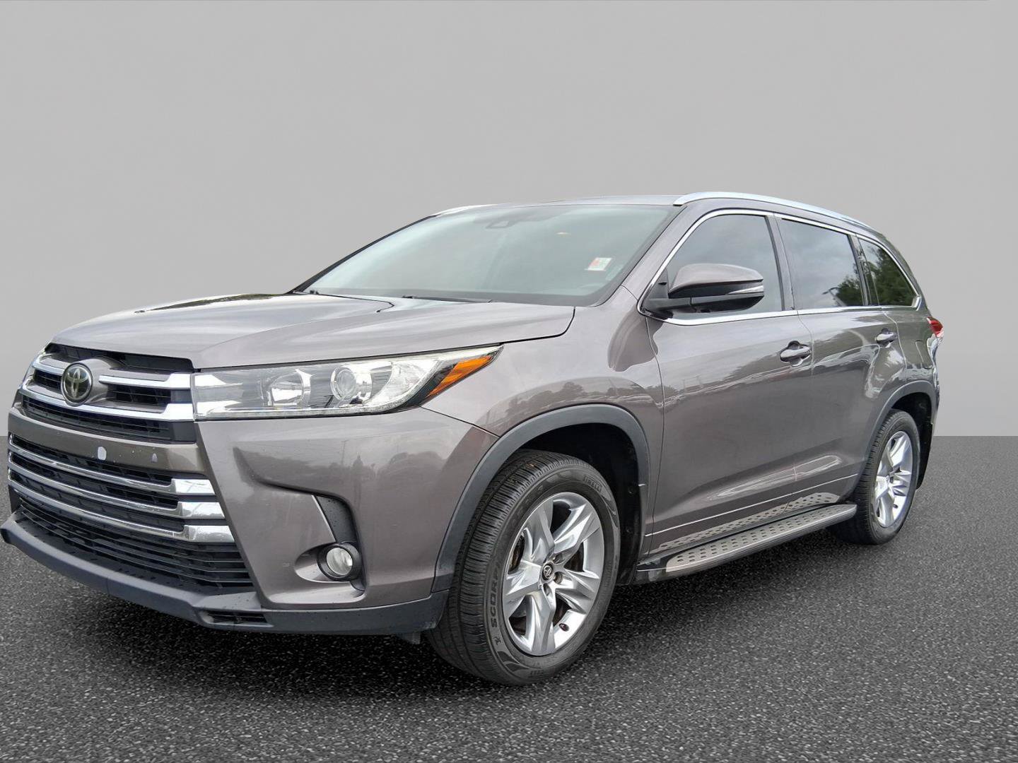 Used 2018 Toyota Highlander Limited FWD image 1