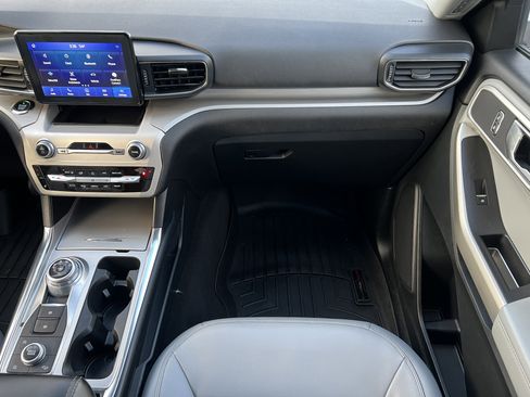 Used 2021 Ford Explorer XLT w/ Equipment Group 202A image 38