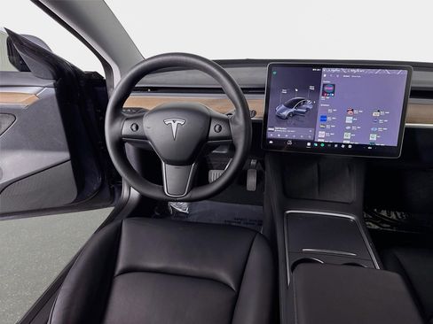 Used 2023 Tesla Model 3 Standard Range RWD image 23