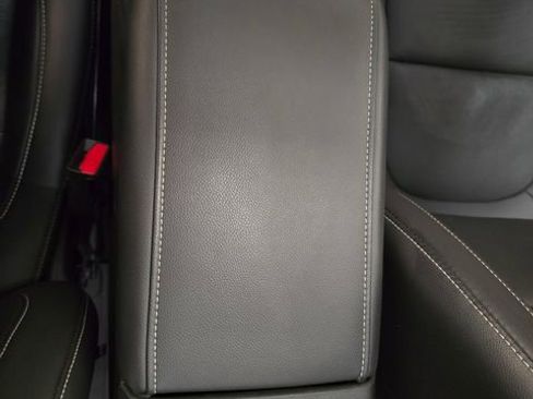 Used 2023 GMC Acadia SLT w/ Elevation Edition image 29