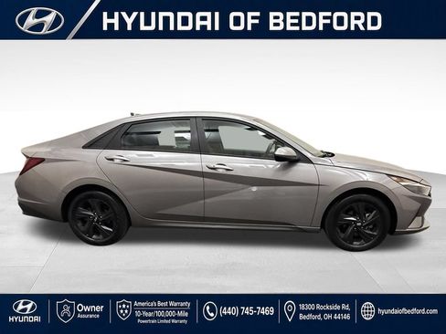Used 2023 Hyundai Elantra SEL w/ Cargo Package FWD image 4