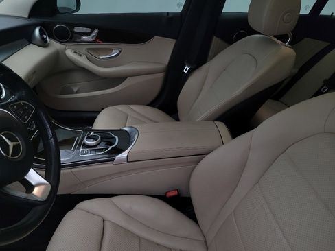 Used 2018 Mercedes-Benz C 300 4MATIC Sedan w/ Premium Package image 17