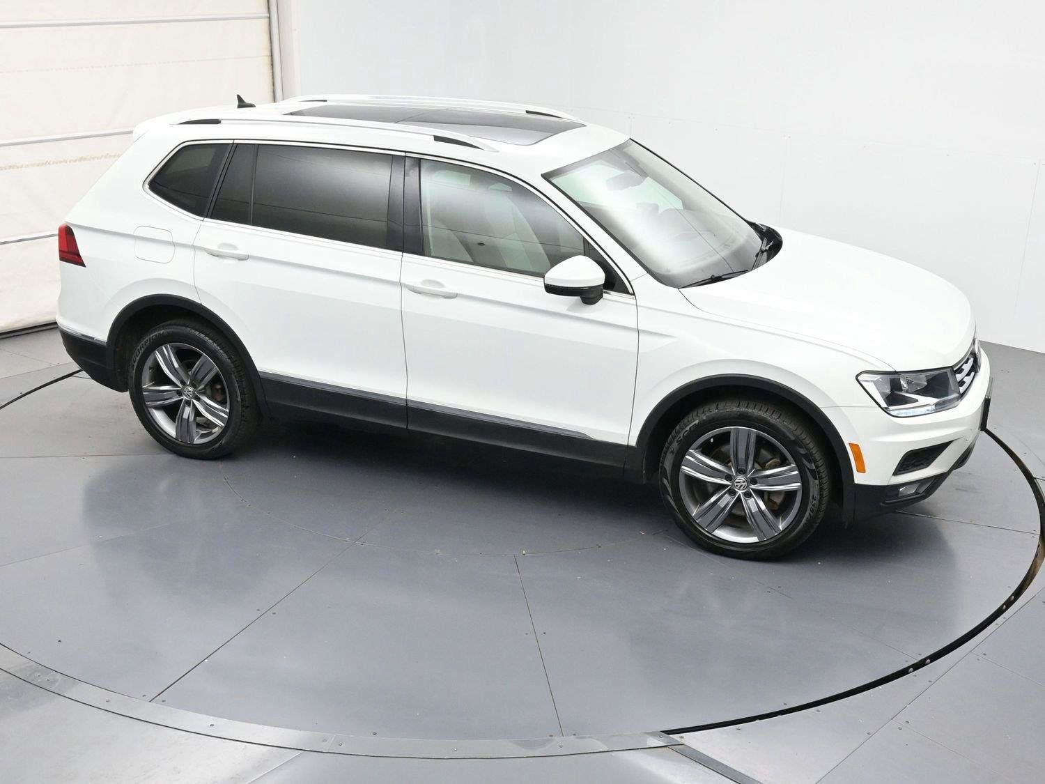 Used 2020 Volkswagen Tiguan SEL w/ 3rd Row Seat Package AWD/4WD image 34