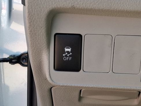 Used 2013 Toyota Corolla LE image 23