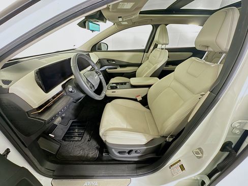 Used 2023 Nissan Ariya FWD image 13