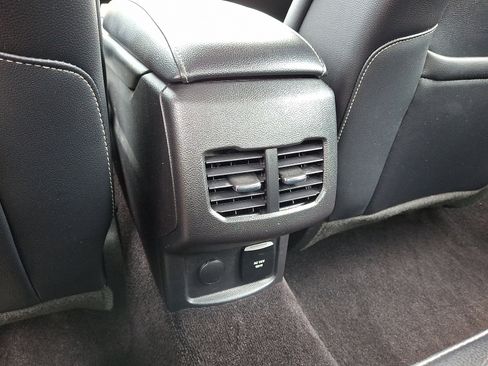 Used 2017 Ford Fusion Energi SE image 12