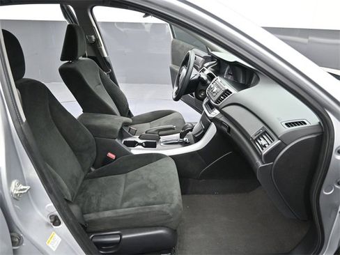 Used 2013 Honda Accord LX image 16