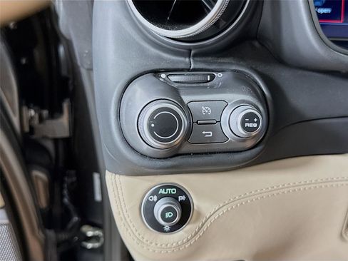 Used 2020 Ferrari Portofino image 26