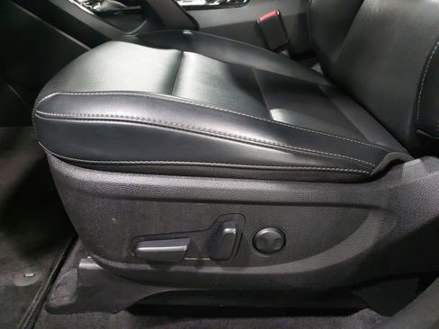 Used 2025 Kia Telluride S AWD/4WD image 30