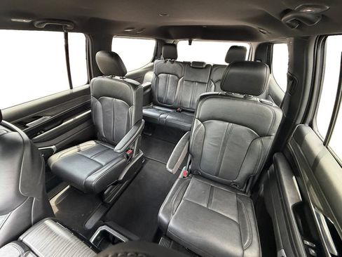 Used 2024 Jeep Wagoneer Series II AWD/4WD image 24