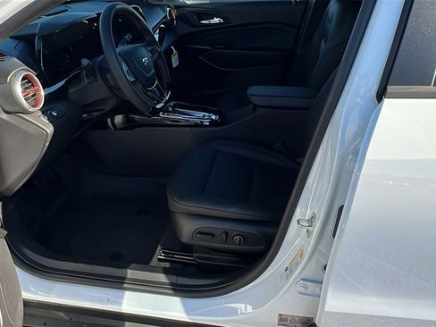 New 2026 Chevrolet Trax RS w/ Sunroof Package image 13