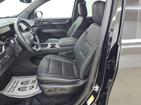 Used 2026 GMC Acadia Denali w/ Super Cruise Package AWD/4WD image 2