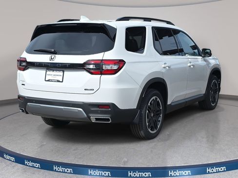 New 2026 Honda Pilot Touring image 5