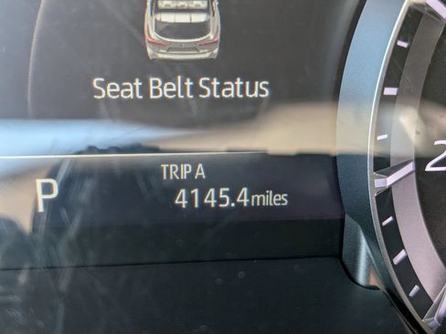 Used 2023 Toyota Highlander XLE AWD/4WD image 16