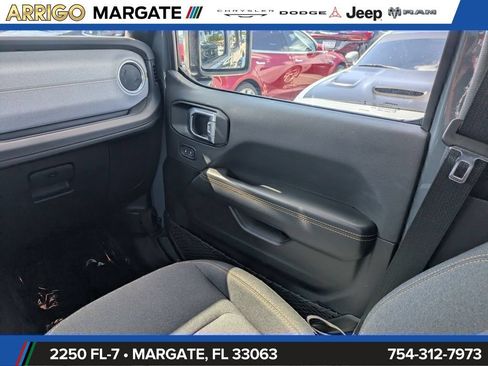 Used 2025 Jeep Wrangler Unlimited Sahara w/ Safety Group AWD/4WD image 17