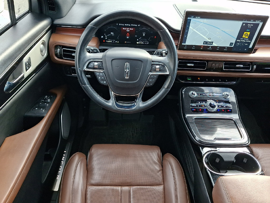 Used 2023 Lincoln Nautilus Reserve w/ Equipment Group 202A AWD/4WD image 2