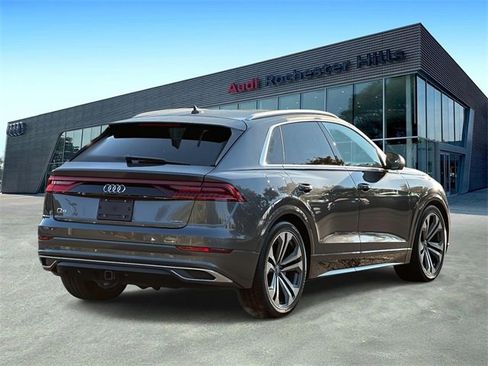 Used 2019 Audi Q8 Prestige w/ Luxury Package image 5