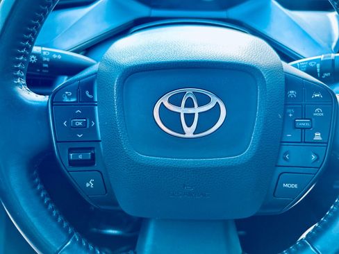 Used 2023 Toyota Prius LE FWD image 20