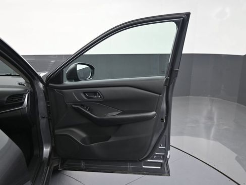 Used 2024 Nissan Rogue S AWD/4WD image 33