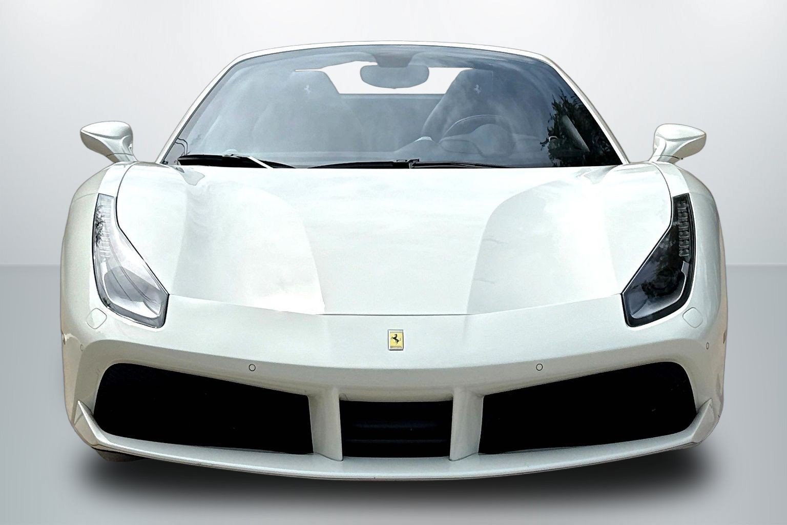 Used 2018 Ferrari 488 Spider RWD image 2