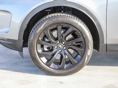 Used 2020 Land Rover Discovery Sport SE image 10