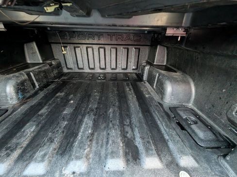 Used 2010 Ford Explorer Sport Trac XLT image 12