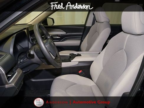 Certified 2025 Toyota Grand Highlander FWD image 13